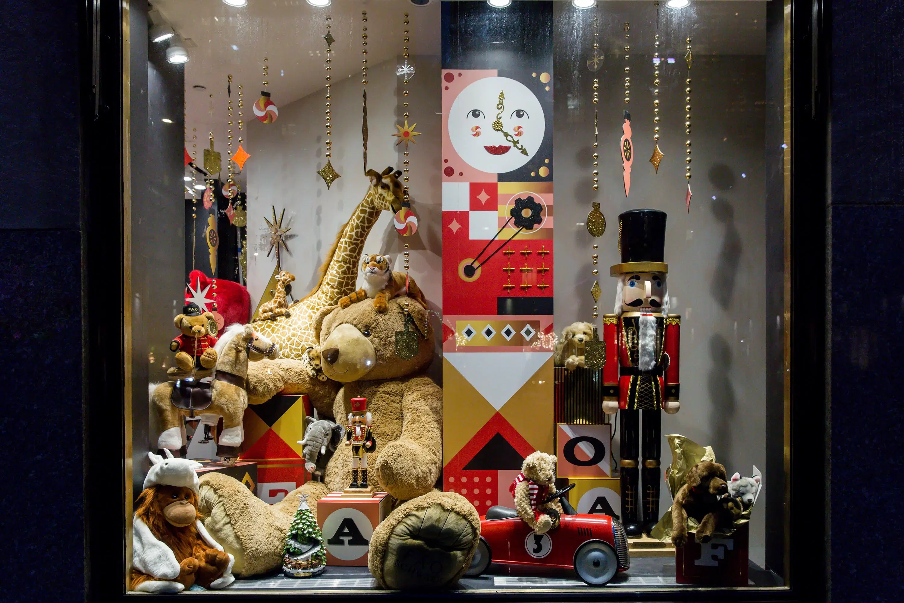 Fao Schwarz, holiday window