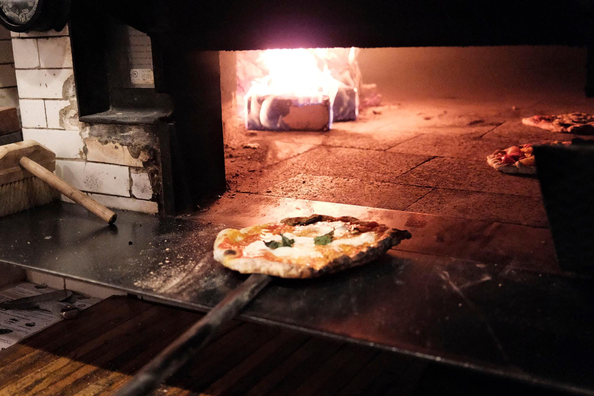 Farina pizza oven