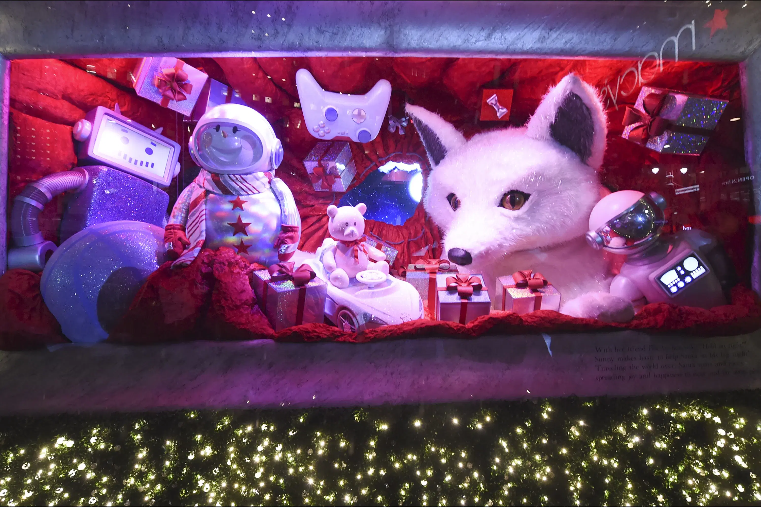 Macy's, holiday window