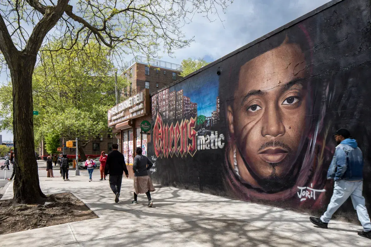 Nas Mural on side of the street